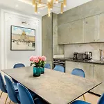 Merveil - Signature Suite - Louvre - Victoria